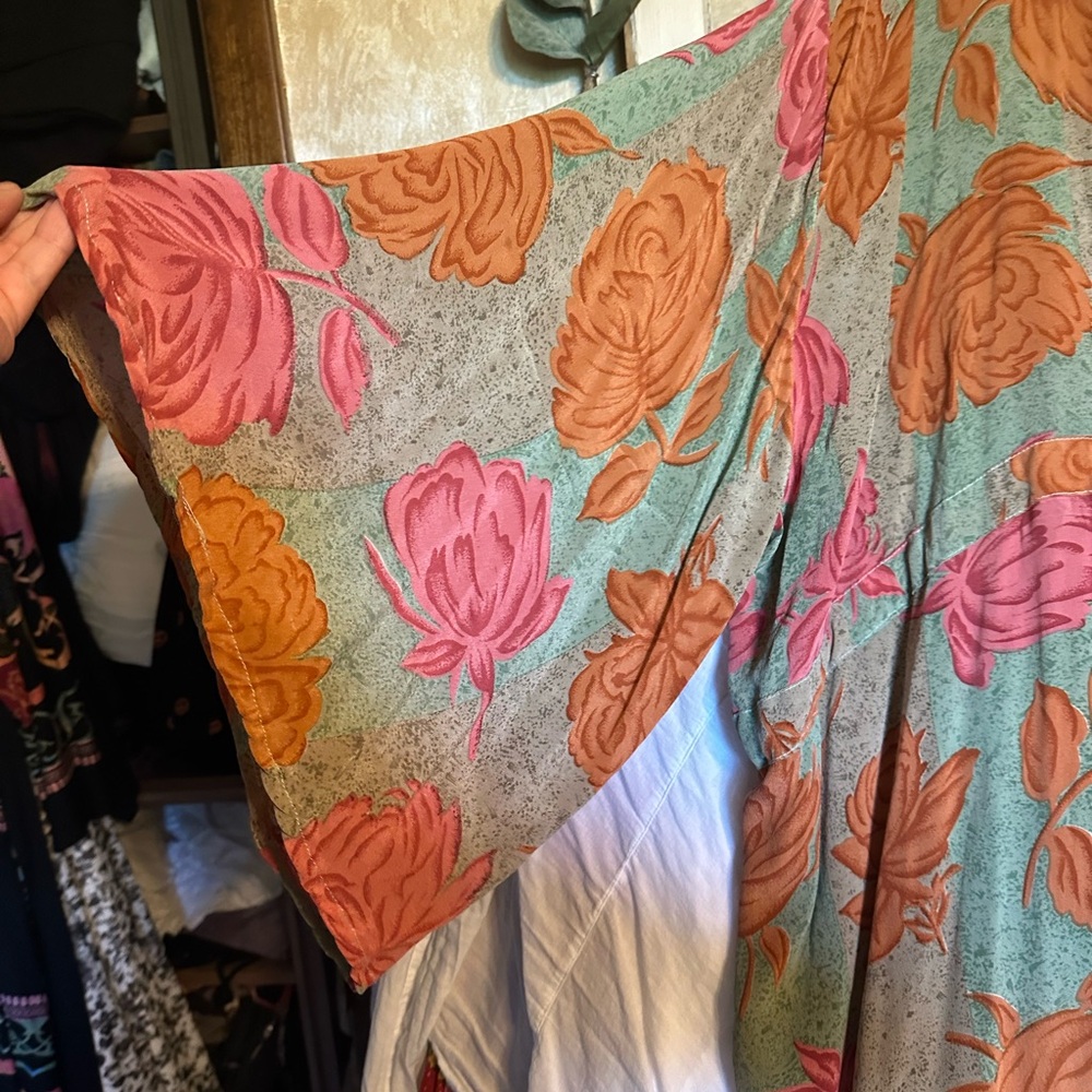 Kantha Bae Floral Silk Dreamweaver Kimono - Picture 4 of 7